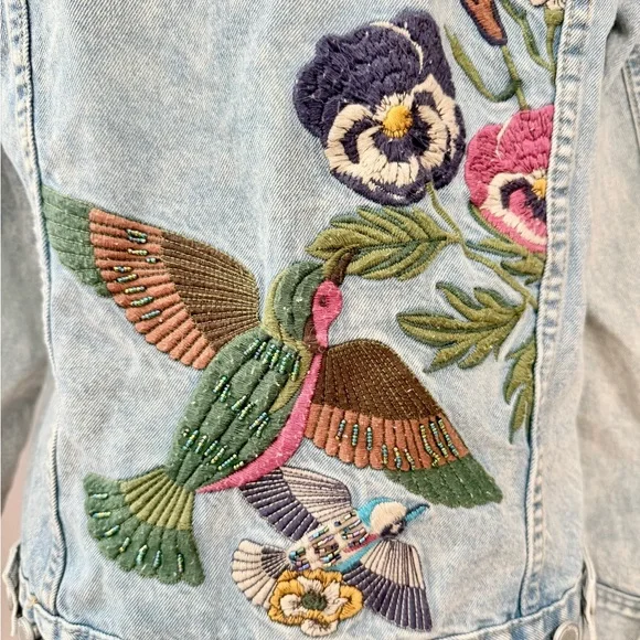 Blank NYC Embroidered hummingbird and floral embellished Denim Jacket M - Picture 4 of 10